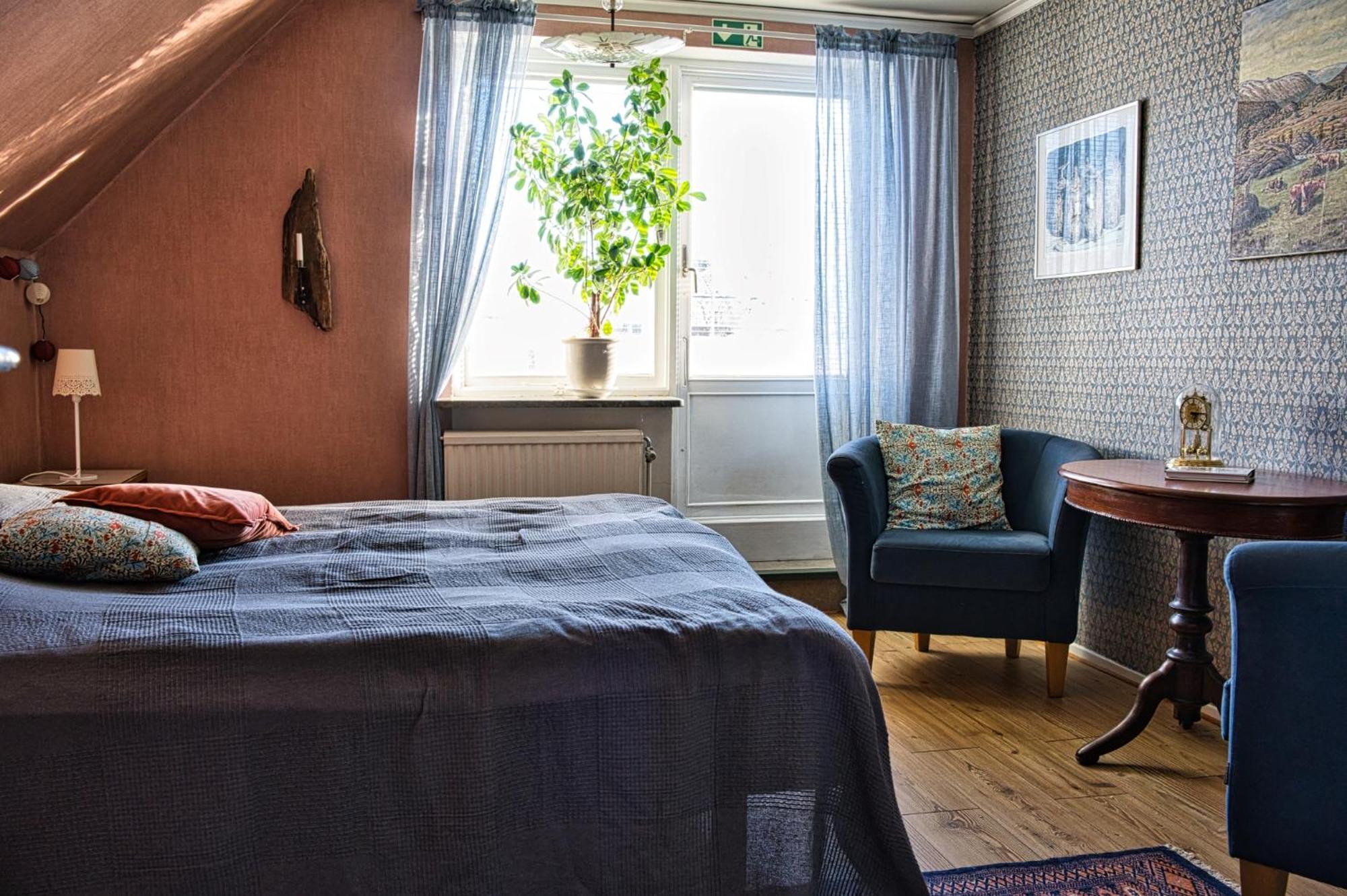Bed And Books Pa Oesterlens Gaesthaerbaerge Glemminge Exterior photo